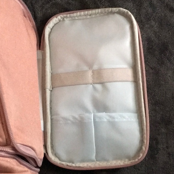 Large Capacity Toiletry Bag for Women with Hanging Hook - Picture 6 of 10